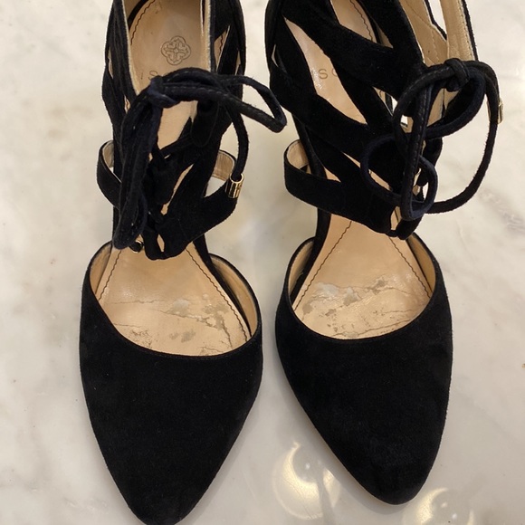 Isola Indira Black Suede Shoe - Picture 4 of 8